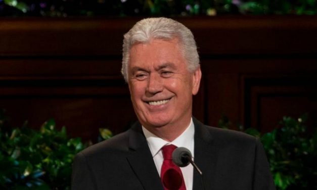 L’anziano Uchtdorf esprime il suo sostegno al profeta Nelson